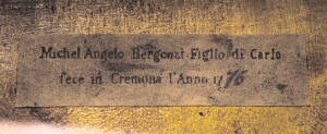 Label Michel Angelo Bergonzi. Afbeelding met dank aan Museo della Musica, Venetië.