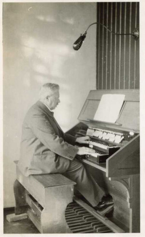 Hendrik Wicher Flentrop 1927 © C.J. Turner