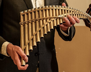 De metalen panfluit die Flentrop voor het Nationaal Muziekinstrumenten Fonds bouwde