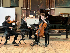 Het Brackman Trio bestaat uit Tim Brackman (viool), Kalle de Bie (cello) en Rik Kuppen (piano).